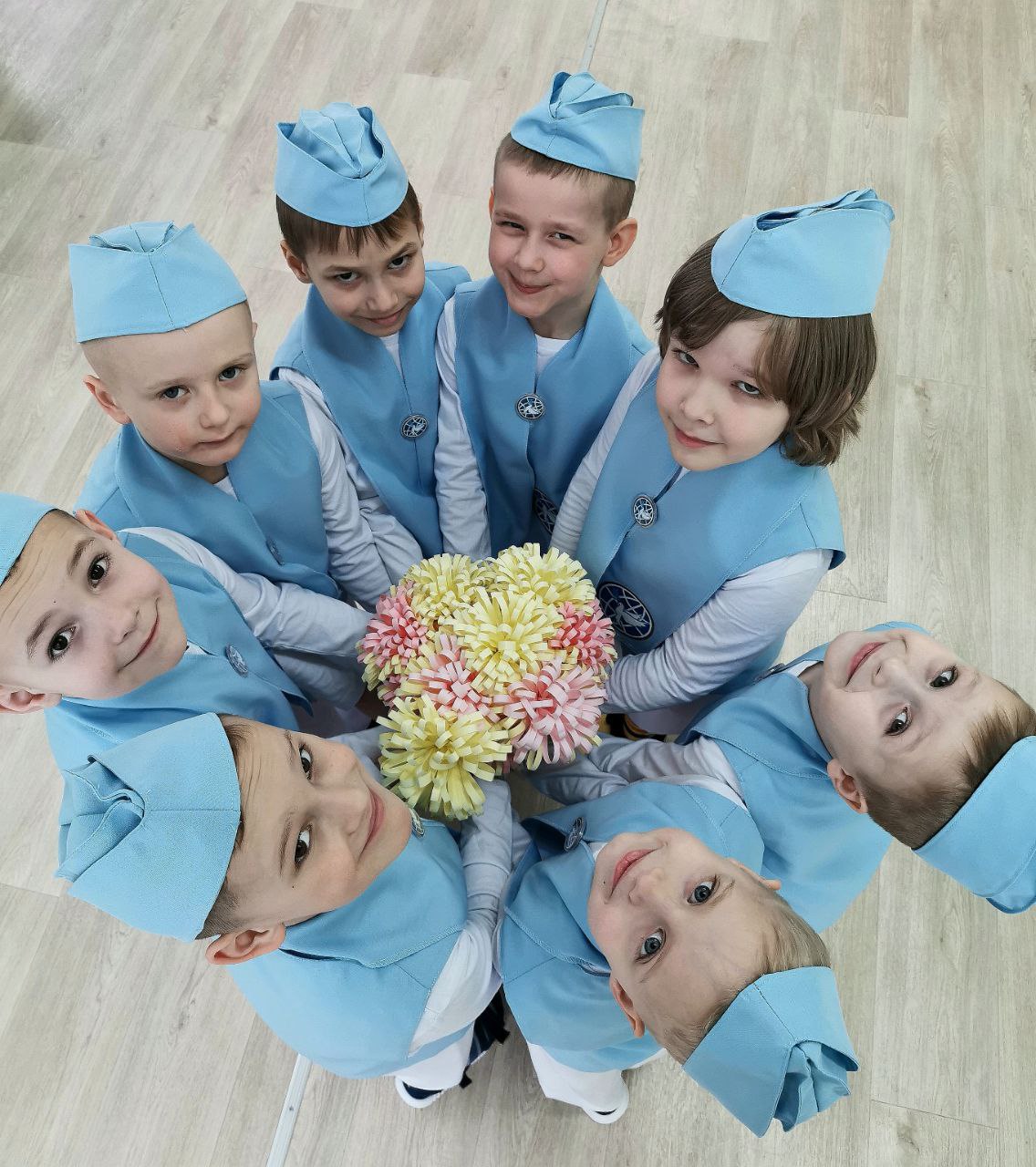 Дарите женщинам цветы